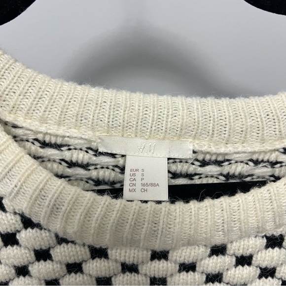 H&M Black White Knit Oversized Sweater Women’s Sz S - Picture 4 of 4